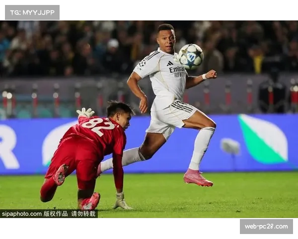 姆巴佩戴帽助攻破欧冠60球 中超旧将演绎另类连线精彩瞬间